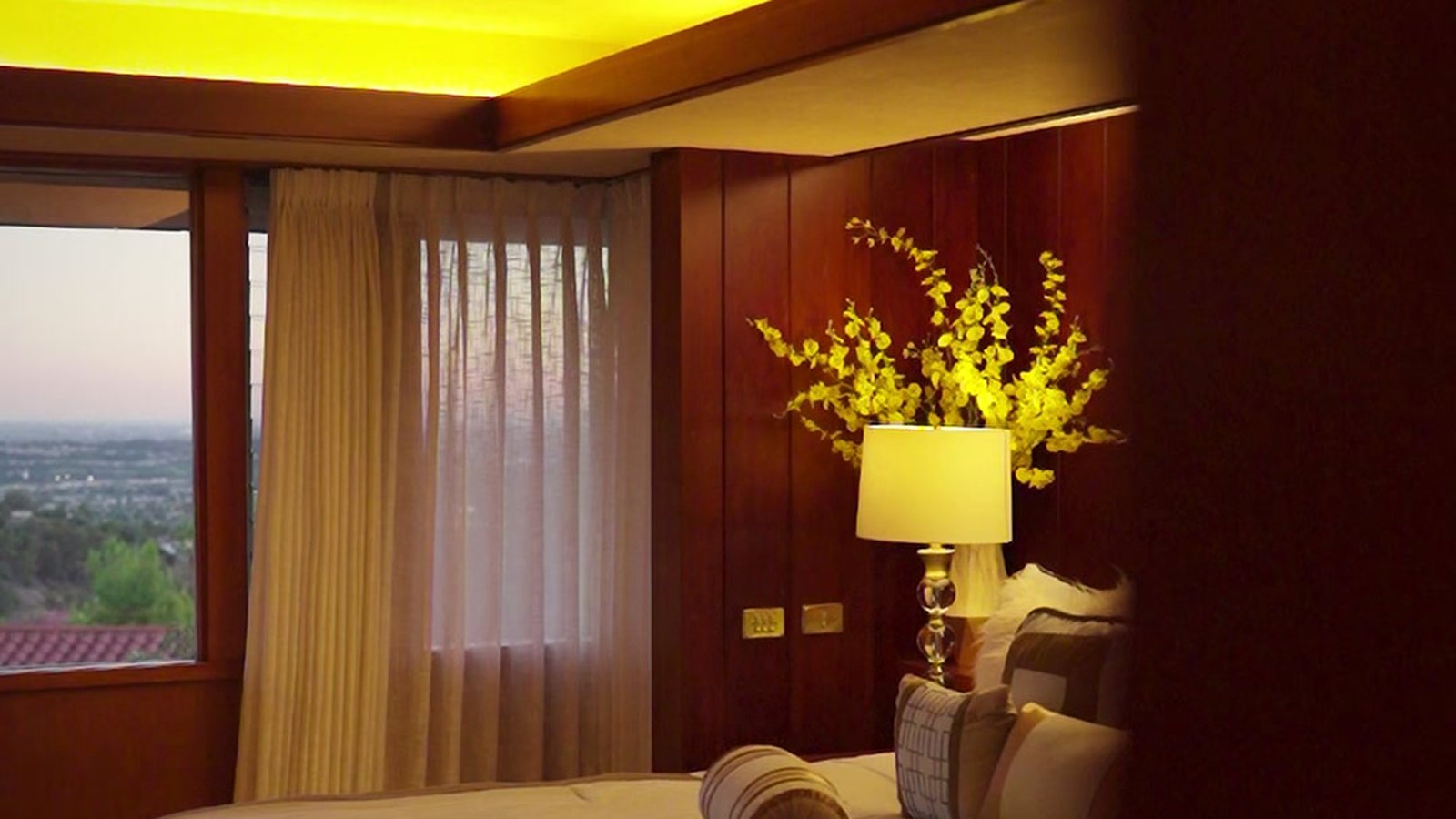 Window Treatments That Belong to the Architecture